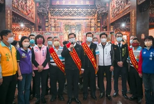 ▲2022桃園市長選戰，呂玉玲宮廟參拜走訪基層。（圖／ET資料照）