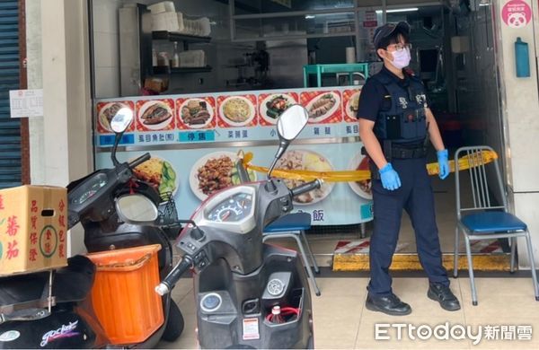 ▲高雄知名米糕店發生貨梯夾死人，被勞檢單位勒令停業             。（圖／記者吳奕靖翻攝）