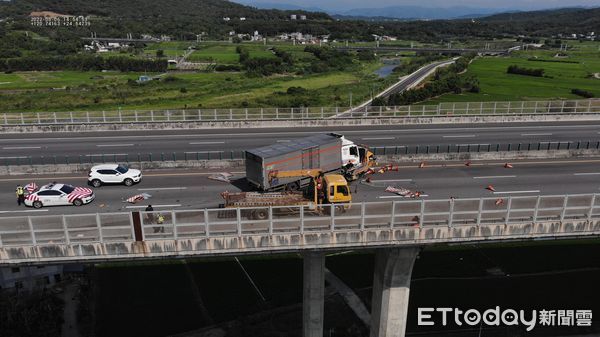 ▲▼       國道三號138公里處死亡車禍      。（圖／記者黃孟珍翻攝）