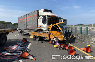 貨車國道撞工程車2死...滑手機釀禍　車上5萬快篩劑順利交貨