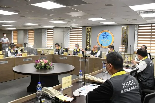 ▲▼行政院長蘇貞昌7日出席「嚴重特殊傳染性肺炎中央流行疫情指揮中心」擴大防疫會議。（圖／行政院提供）