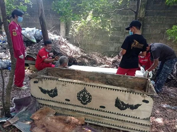 ▲▼無法接受妻子過世的揚瓦卡爾已伴屍21年。（圖／翻攝自Facebook／Aud Yapron）