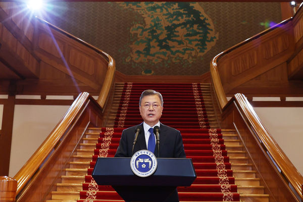 ▲▼南韓總統文在寅9日上午在青瓦台本館發表卸任演說。（圖／達志影像／美聯社）