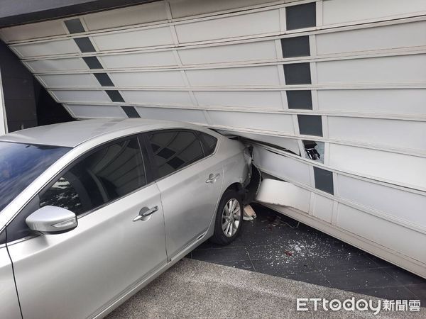 ▲▼屏東住家遭狂開20槍！雙方爆開戰「給你回禮」開車撞錢莊、髮廊報復。（圖／記者吳奕靖翻攝）