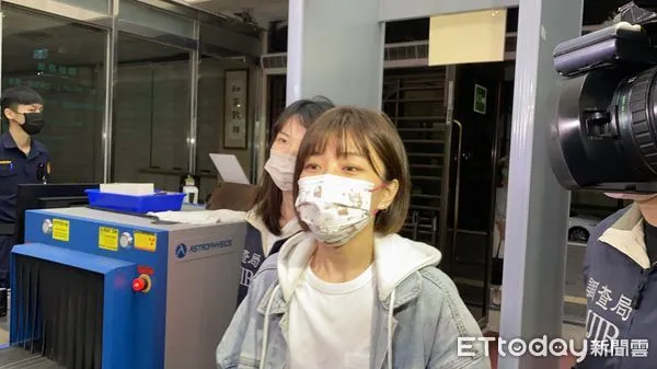 ▲▼林穎孟凌晨進入北檢。（圖／記者游宗樺攝）