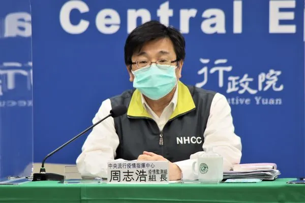 ▲▼中央流行疫情指揮中心記者會。指揮官陳時中、醫療應變組副組長羅一鈞、疫情監測組組長周志浩。（圖／指揮中心提供）