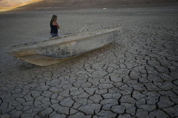 ▲▼ 美國西部乾旱，讓科羅拉多河流域的米德湖（Lake Mead）逐漸乾涸。（圖／達志影像／美聯社）