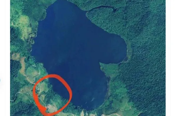 ▲▼清晰UFO照片拍攝於柯特湖上方。（圖／翻攝自退特/@UAP_CR）