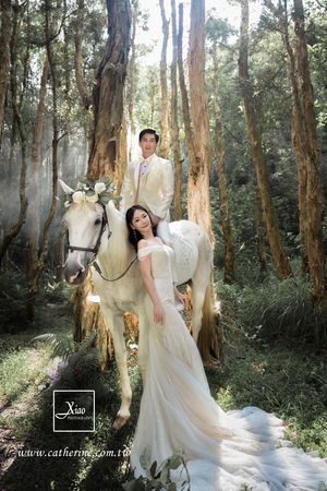 ▲王俐人跟林琮軒Ryan於2021年12月7日登記結婚，婚紗照美翻。（圖／凱瑟琳婚紗提供）