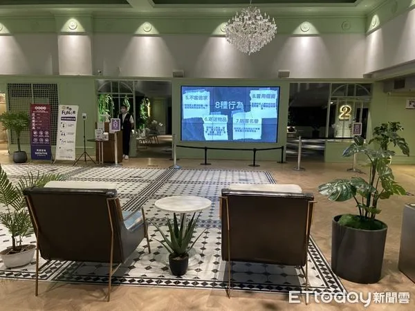 ▲▼婦幼警察隊製作短片及圖卡，協調各機關學校以跑馬燈、電子布告欄等設施播放宣導。（圖／花蓮縣警察局提供，下同）