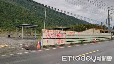 孝子打工遭酒駕撞飛不治　司機遲不道歉家屬氣憤噴漆灑冥紙