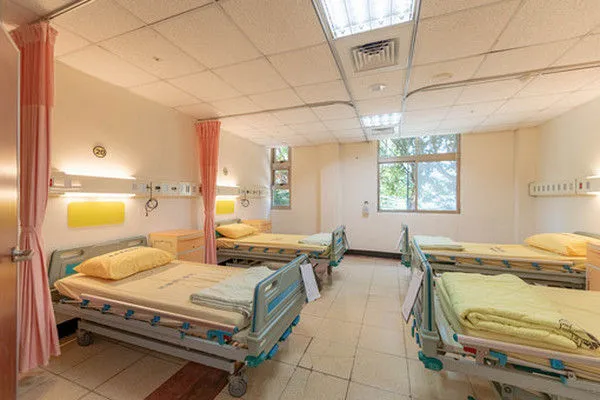 ▲桃園提供長照機構快篩和抗病毒藥物