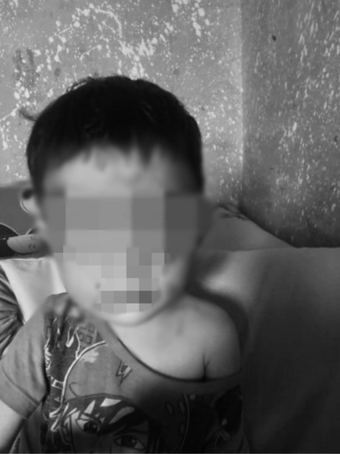 ▲▼馬來西亞男童遭親友虐打 。（圖／翻攝《中國報》）