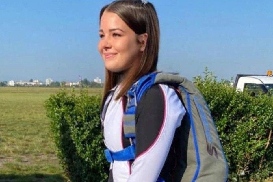 ▲▼ 23歲法國正妹Romane Hourcastagnou玩跳傘意外喪命。（圖／翻攝自IG）