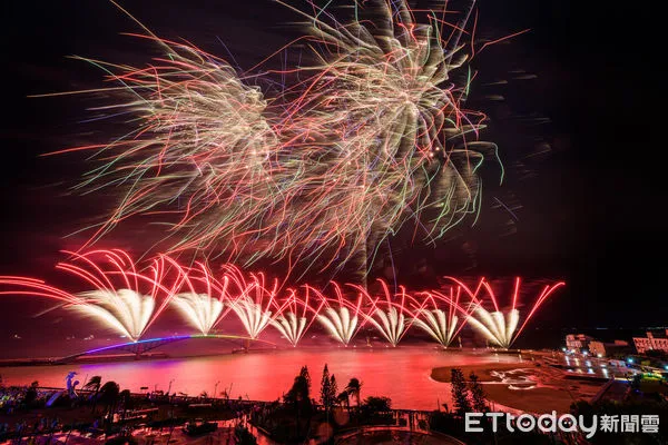 ▲▼ 澎湖花火節。（圖／記者陳韋男攝）