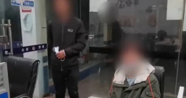 中國一名男子和2名女子網戀，豈料竟是詐騙。（圖／翻攝自微博）