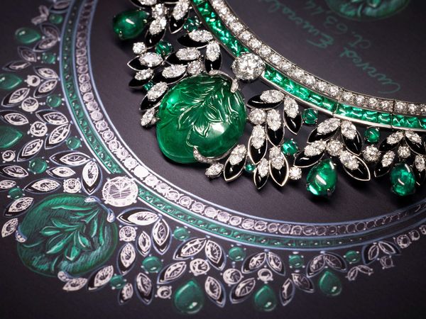 英女王珠寶品味寶格麗懂　創作祖母綠冠冕慶登基70周年
