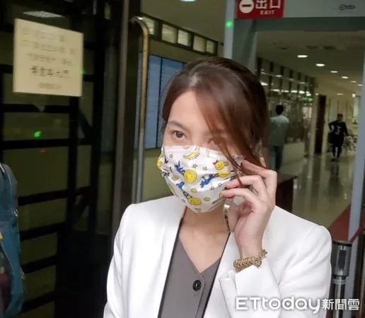 ▲▼「最美性學博士」許藍方捲不倫戀，遭正宮求償300萬元，首度到北院出庭不回應媒體發問。（圖／記者黃哲民攝）