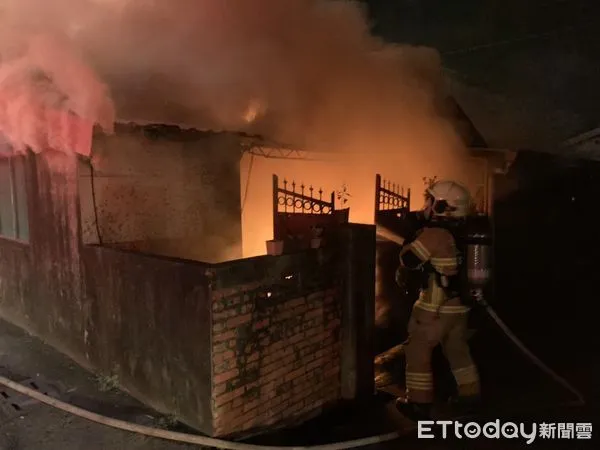 台南官田平房火警。（圖／記者林悅翻攝）