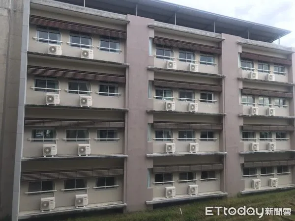 ▲台南市1名國三學生遭同學惡作劇，反鎖在教室外陽台整整一節課才脫困，校方第一時間介入查處輔導，教育局要求其他各校注意校園安全教育。（圖／示意圖，非本案學校，記者林悅翻攝）