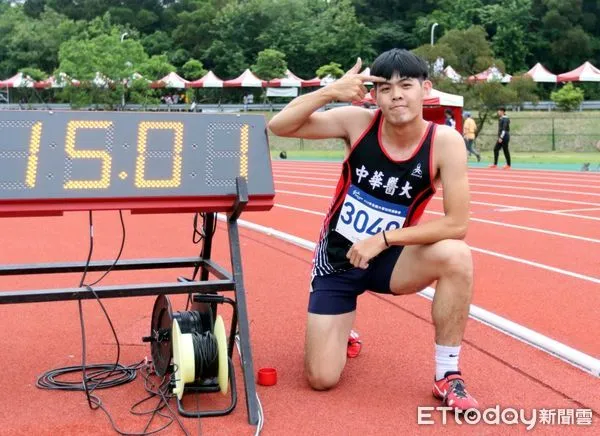 ▲中華醫大全大運代表隊選手方太平以15秒1打破大會16年來的紀錄，廖苡辰、林羿君、陳佳妤、郭瓊筠在全大運一般女子組400公尺接力刷新紀錄，勇奪12金總排名技專校院第一名。（圖／記者林悅翻攝，下同）