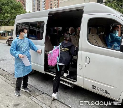 ▲▼上海各區安排專車接送考生前往考點應考。（圖／考生家長提供）