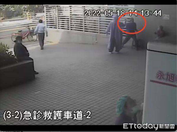 ▲高雄市一名男子到醫院急診室表示要打疫苗，卻被發現騎單車酒駕             。（圖／記者吳奕靖翻攝）