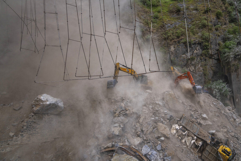 ▲▼印度喜馬拉雅山區隧道坍塌，10工人罹難。（圖／達志影像／美聯社）