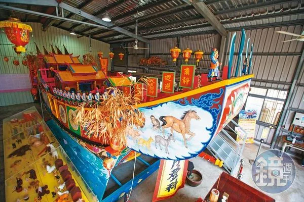 白沙屯五雲宮相隔30年將再燒王船送走瘟疫，3年前就指示辦在今年10月的神諭，因與今年疫情巧妙吻合引起信眾熱議。