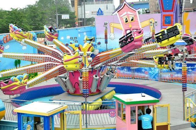 ▲▼ 南韓月尾主題樂園遊樂設施Super Jump。（圖／翻攝自官網）