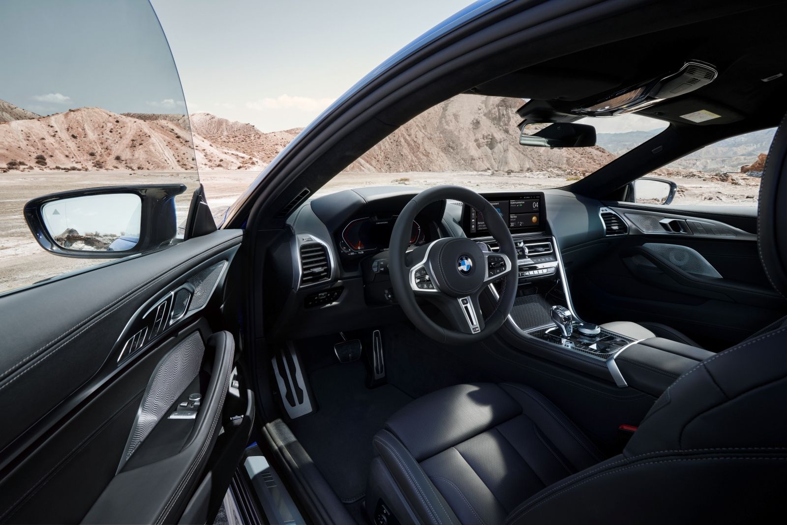 ▲529萬起！BMW「8系列旗艦轎跑車」小改款預售　發光大鼻孔也來了。（圖／翻攝自BMW）