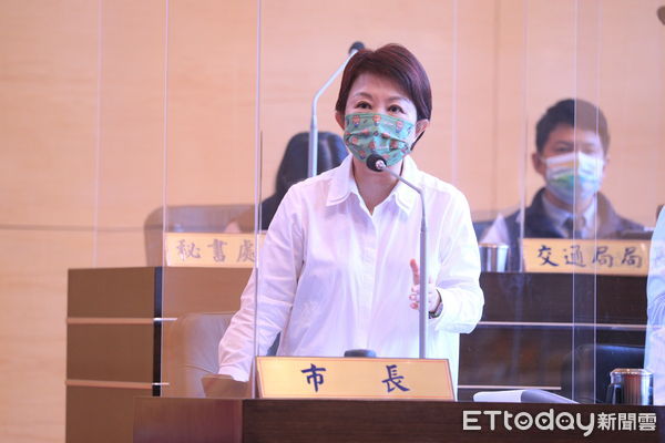 盧秀燕腳腫成「麵龜」2.7萬人送暖　點開留言民進黨竟全缺席 | ETto