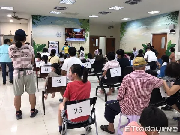 ▲施打疫苗             。（圖／記者陳崑福翻攝，下同）