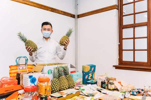 ▲林智堅指出，琳瑯滿目的台南農特產品，樣樣都令人驚喜。（圖／新竹市政府提供）