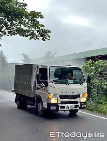 ▲▼花蓮縣動植物防疫所於花蓮溪出海口附近巡查及進行消毒作業。（圖／花蓮縣政府提供，下同）