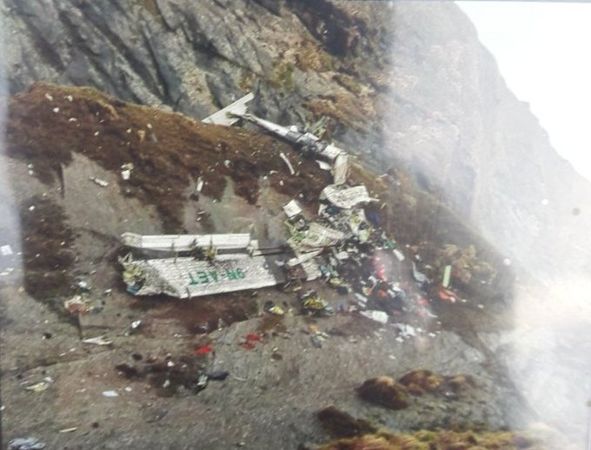 ▲▼尼泊爾軍方30日所發布塔拉航空失事班機墜毀地點的照片。（圖／翻攝自ANI）