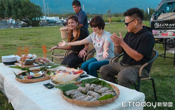 ▲▼台東原住民族也有包粽文化，包裹內容物及使用的葉子，因不同族群有不同製作方法，包裝、食材及風味也不一樣。（圖／台東縣政府提供，下同）