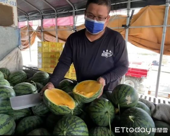 ▲鹿港西瓜全爛了。（圖／記者唐詠絮翻攝）