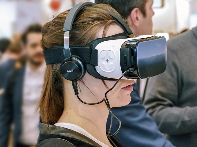 ▲▼21歲女研究員戴上VR參與元宇宙虛擬實境社交平台的私人派對，卻慘遭其他男性用戶「性侵」。（示意圖／取自Pixabay）