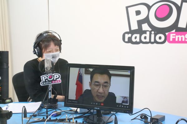 ▲▼江啟臣今天中午接受廣播節目「POP搶先爆」專訪。（圖／POP Radio提供）