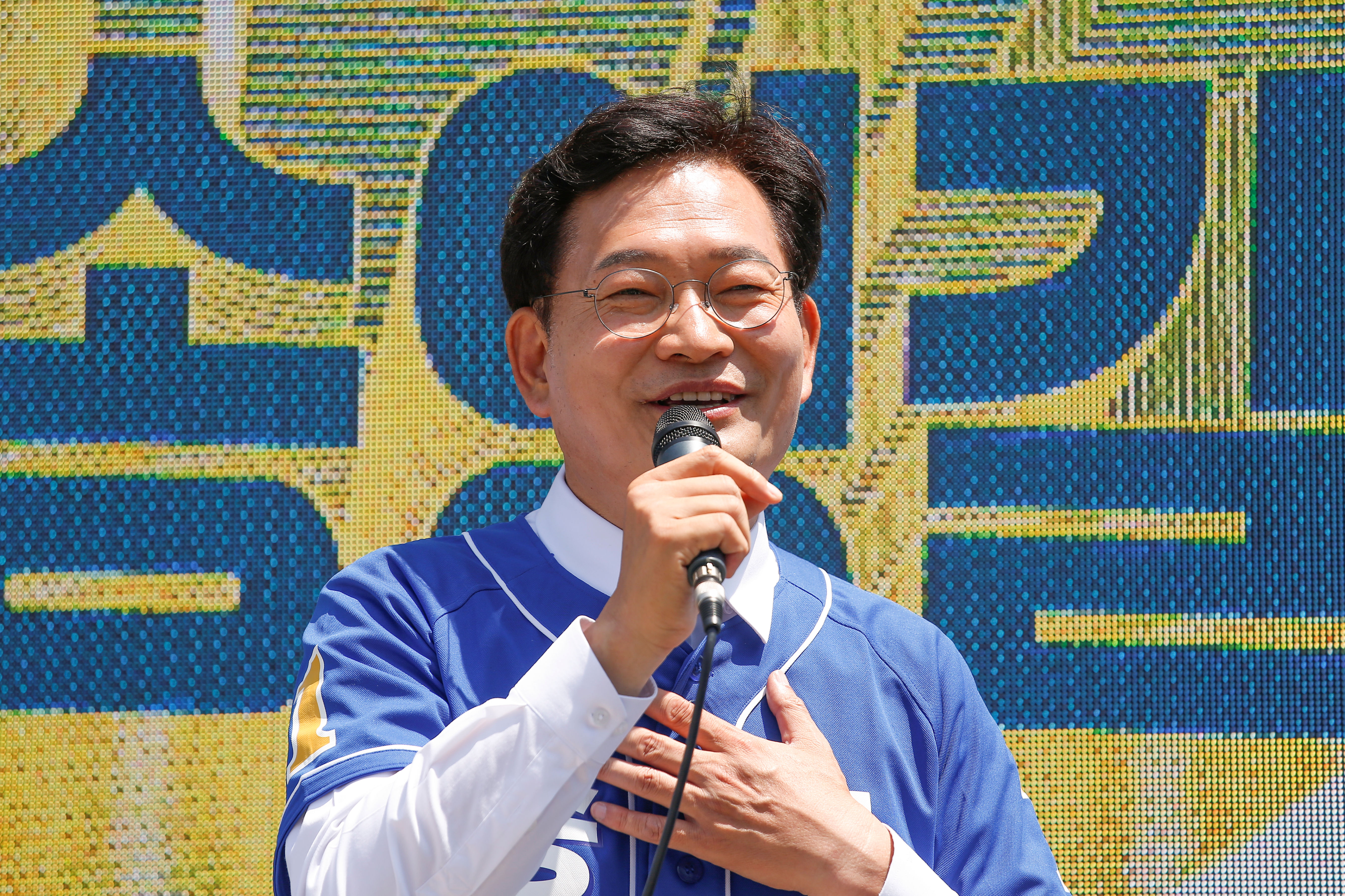 ▲▼首爾市長選舉，由現任市長吳世勳(上)對上共同民主黨前黨魁宋永吉(下)。（圖／達志影像）