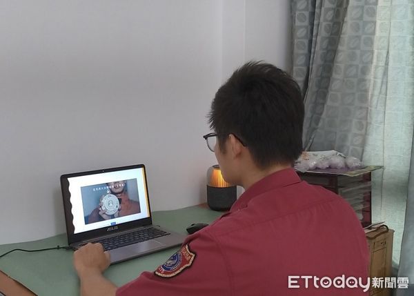 ▲台南市消防局第七大隊灣裡分隊與南區省躬國小合作，舉辦線上防火防災宣導活動，期讓學生在疫情間仍然牢記各種防災知識，以保障居家場所消防安全。（圖／記者林悅翻攝，下同）