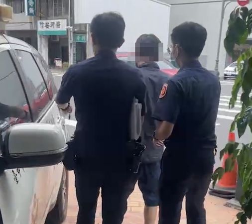 ▲無業男子竊得小貨車後，一路狂飆數十公里，還擦撞2輛車，警方調閱監視器4小時後人贓俱獲。（圖／民眾提供）