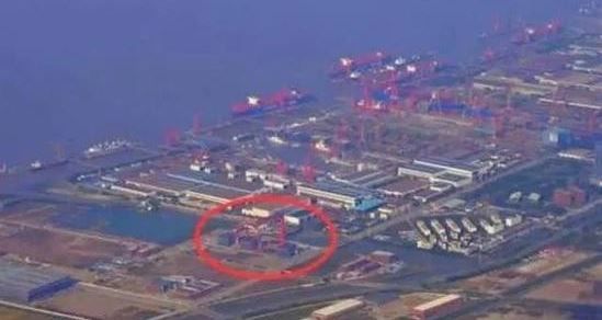 ▲▼江南造船廠出現3個疑似003航母分段準備組裝。（圖／翻攝自新浪軍事）