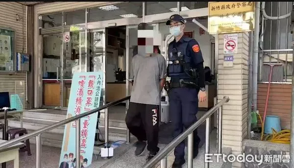 ▲▼醉男隨機攻擊奪命！他宿街頭慘被石塊砸爆頭慘死　路人直擊嚇壞。（圖／記者陳凱力翻攝）