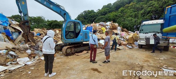 ▲▼  林口山區遭到汙染 。（圖／記者戴上容翻攝）