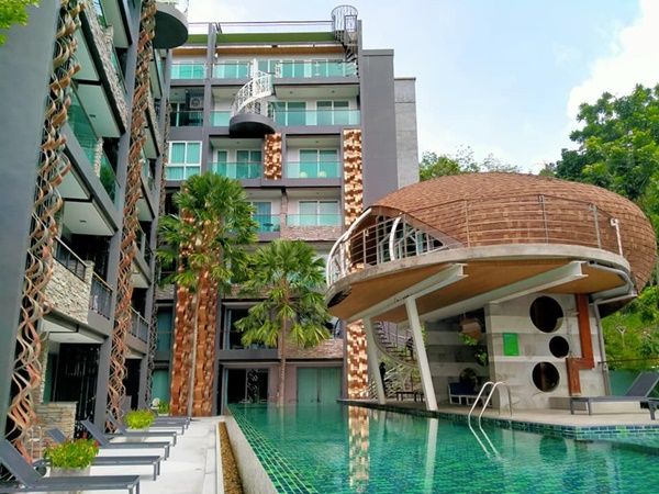 ▲▼泰國普吉島的翡翠陽台度假村（Emerald Terrace Resort）。（圖／翻攝自Facebook／Emerald Terrace Patong Phuket）