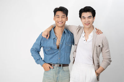 炎亞綸劈頭問「扣子要開到第四顆?」 2超夯泰國男星反應曝光