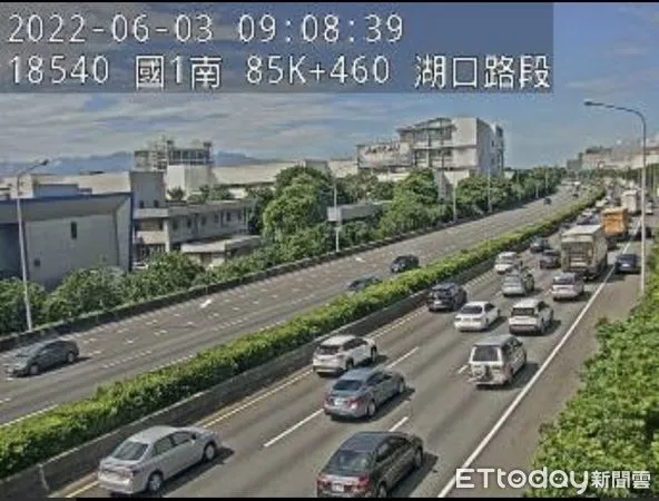 ▲▼國1湖口竹北路段發生3小客車追撞，出現回堵5公里。（圖／翻攝高公局網站）