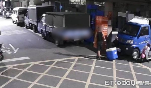 ▲▼偷肉粽。（圖／記者陳雕文翻攝）